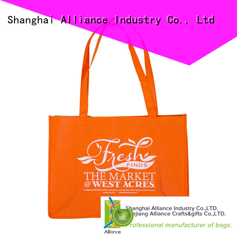 fashionable shopping bags